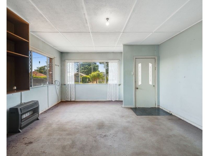 21 Merritt Street, Harristown QLD 4350
