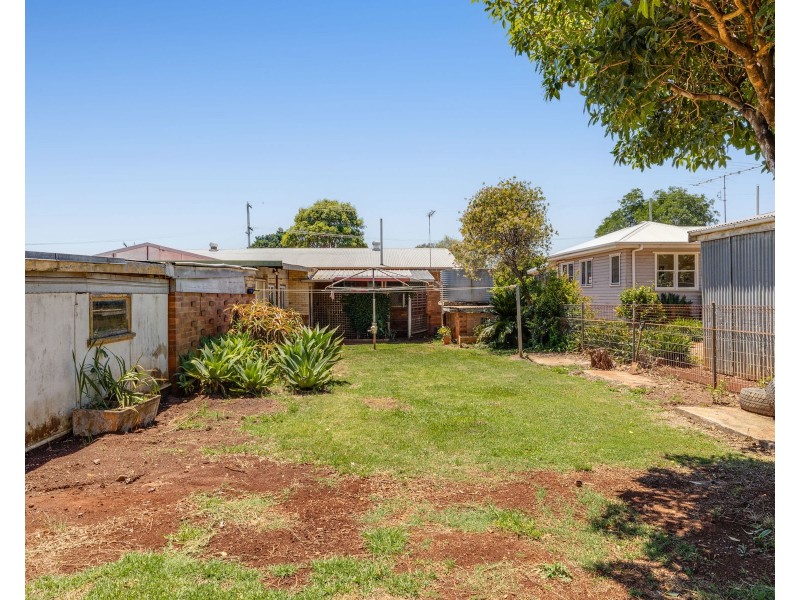 21 Merritt Street, Harristown QLD 4350