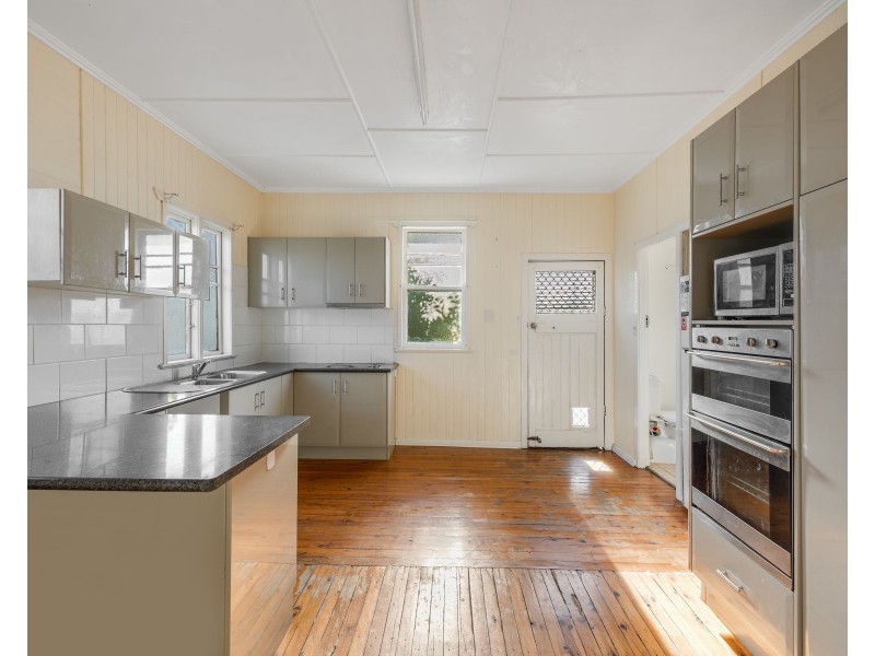 3 McWaters Street, North Toowoomba QLD 4350