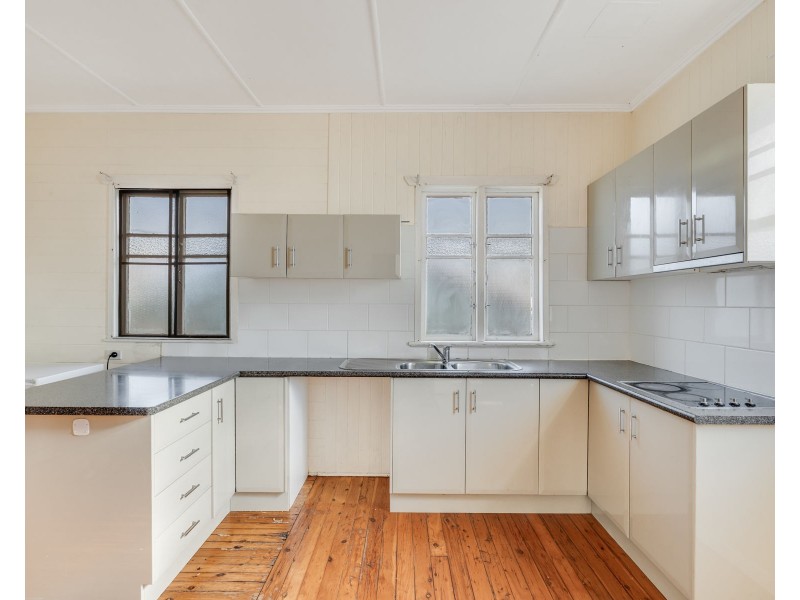 3 McWaters Street, North Toowoomba QLD 4350