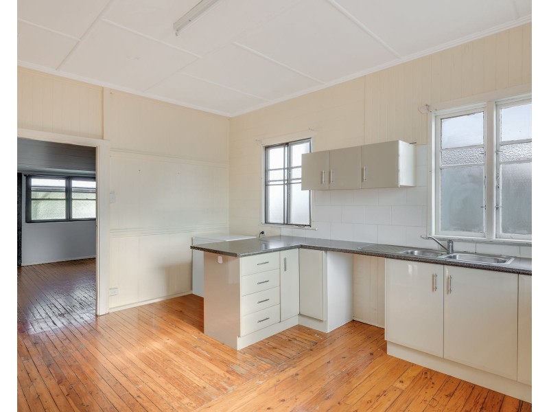 3 McWaters Street, North Toowoomba QLD 4350