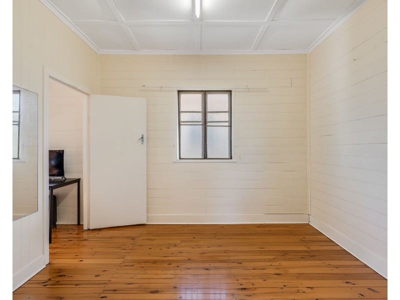 3 McWaters Street, North Toowoomba QLD 4350