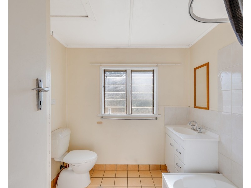3 McWaters Street, North Toowoomba QLD 4350