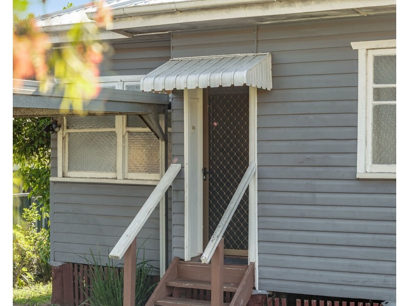 3 McWaters Street, North Toowoomba QLD 4350