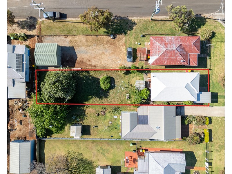 3 McWaters Street, North Toowoomba QLD 4350