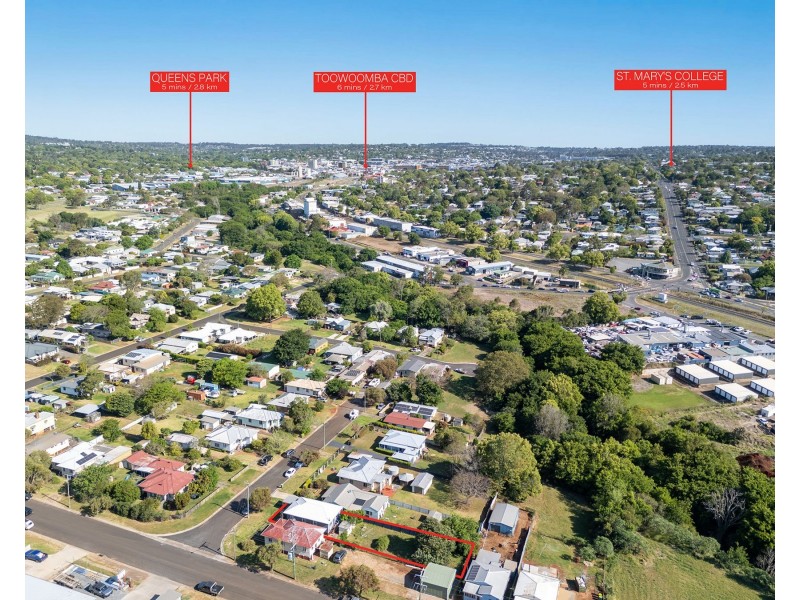 3 McWaters Street, North Toowoomba QLD 4350