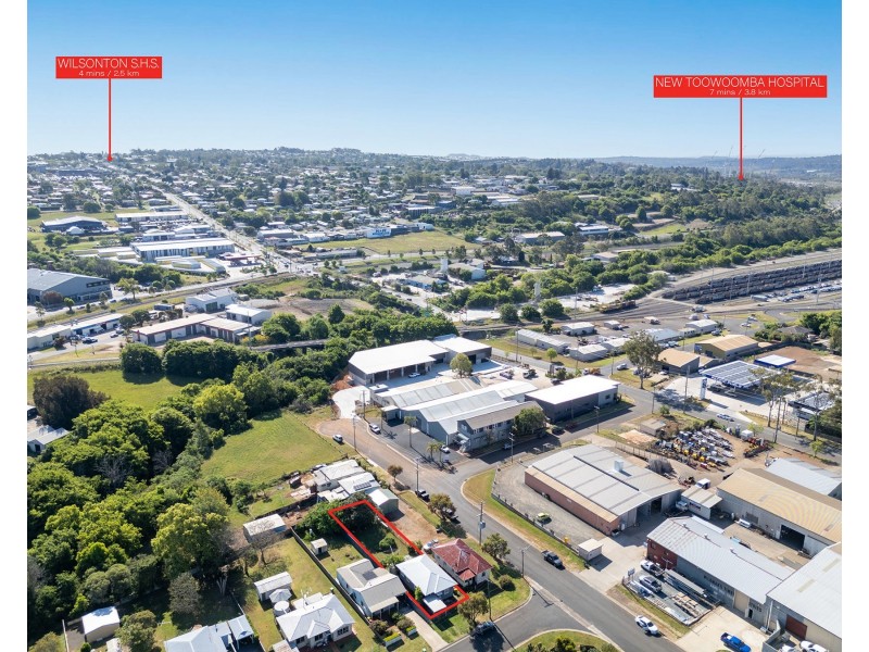 3 McWaters Street, North Toowoomba QLD 4350