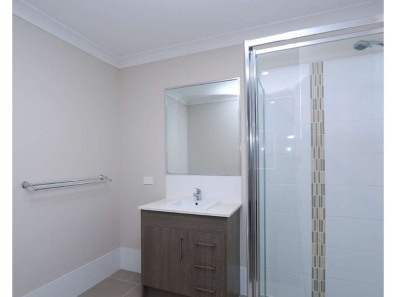 2/2 Grace View Street, Darling Heights QLD 4350