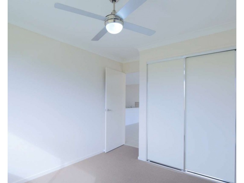 2/2 Grace View Street, Darling Heights QLD 4350