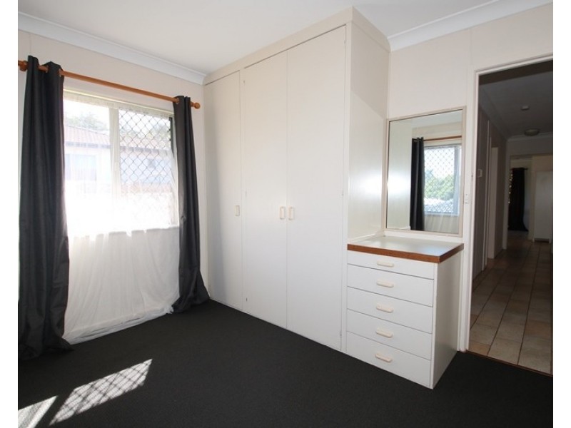 35 North Street, Mount Lofty QLD 4350