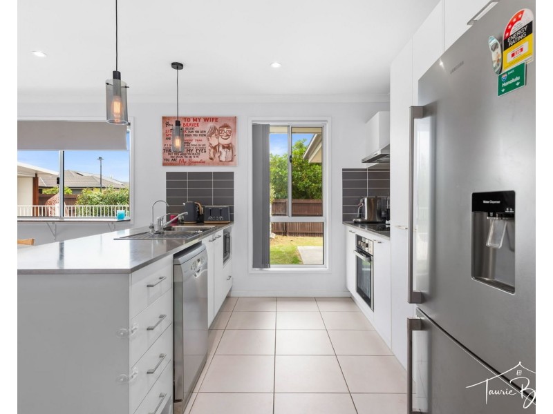 2 Richmond Terrace, Plainland QLD 4341