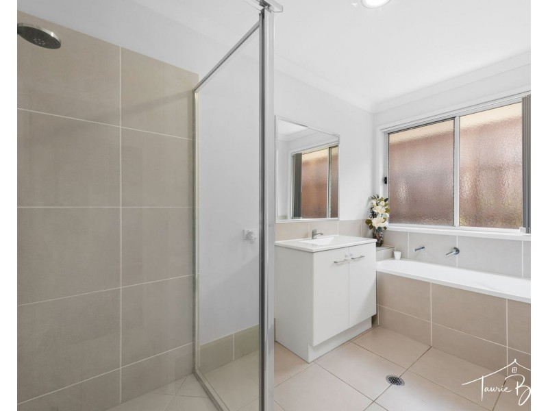 2 Richmond Terrace, Plainland QLD 4341