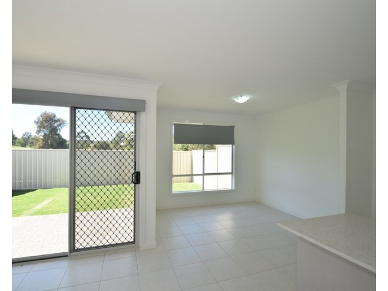 1/12 Glenwood Drive, Glenvale QLD 4350