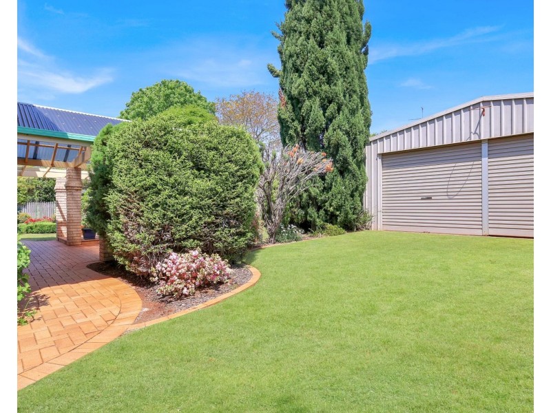 12 Meredith Crescent, Rangeville QLD 4350