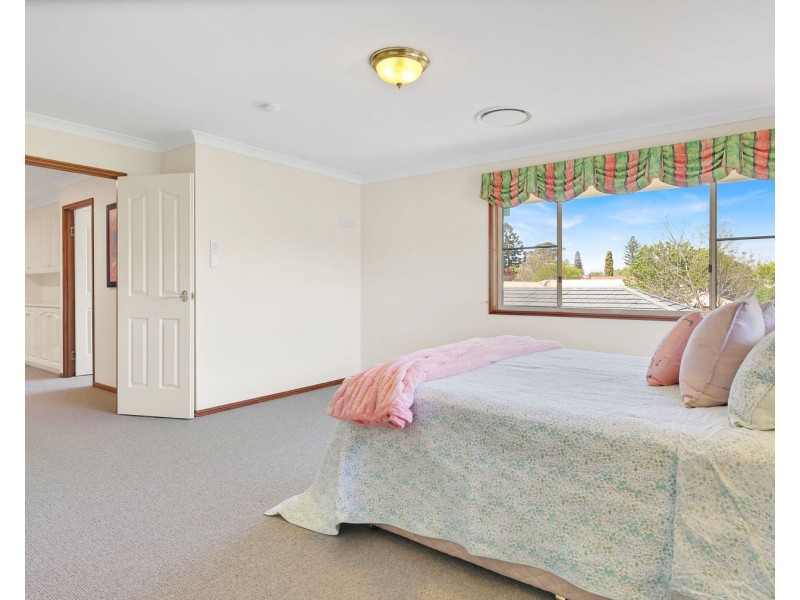12 Meredith Crescent, Rangeville QLD 4350