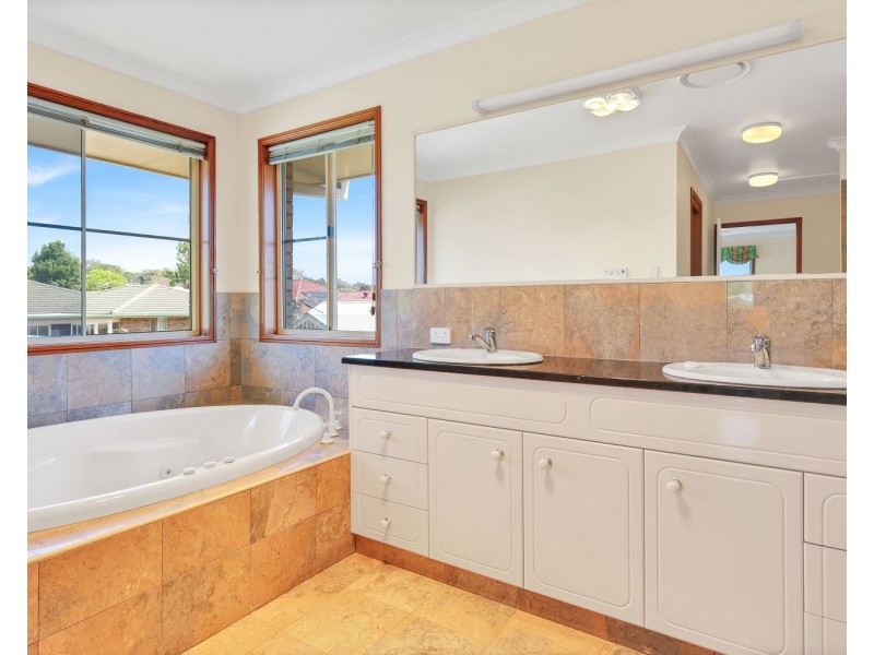 12 Meredith Crescent, Rangeville QLD 4350