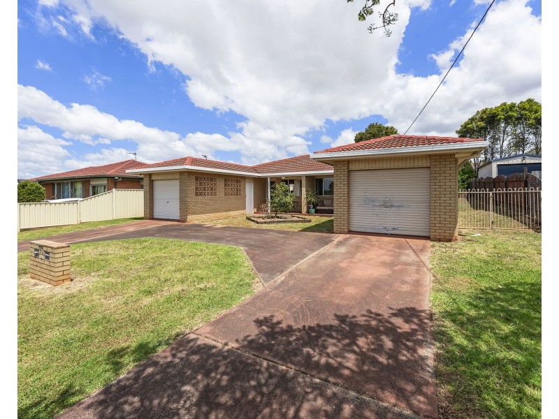 16 Bryan Street, Darling Heights QLD 4350