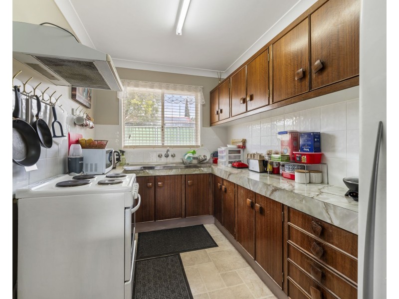 16 Bryan Street, Darling Heights QLD 4350