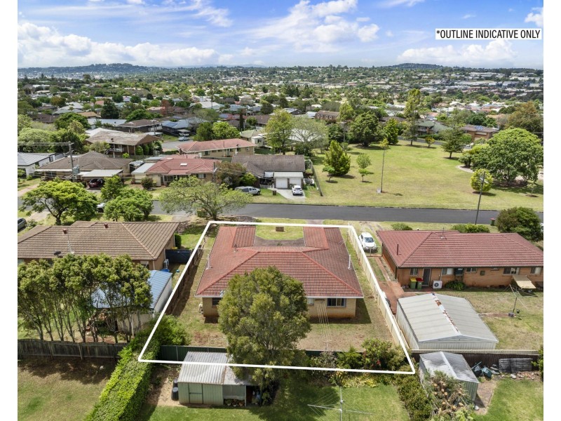 16 Bryan Street, Darling Heights QLD 4350