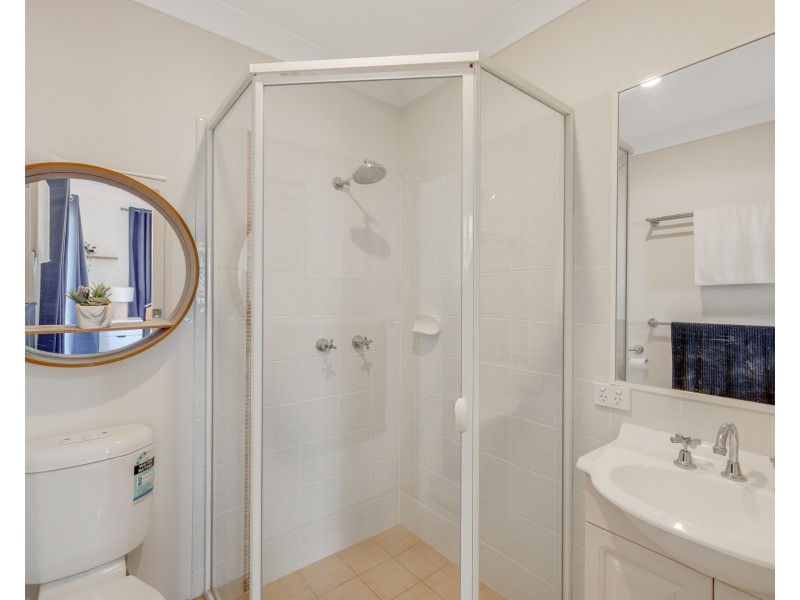 2/86A Hogg Street, Rockville QLD 4350