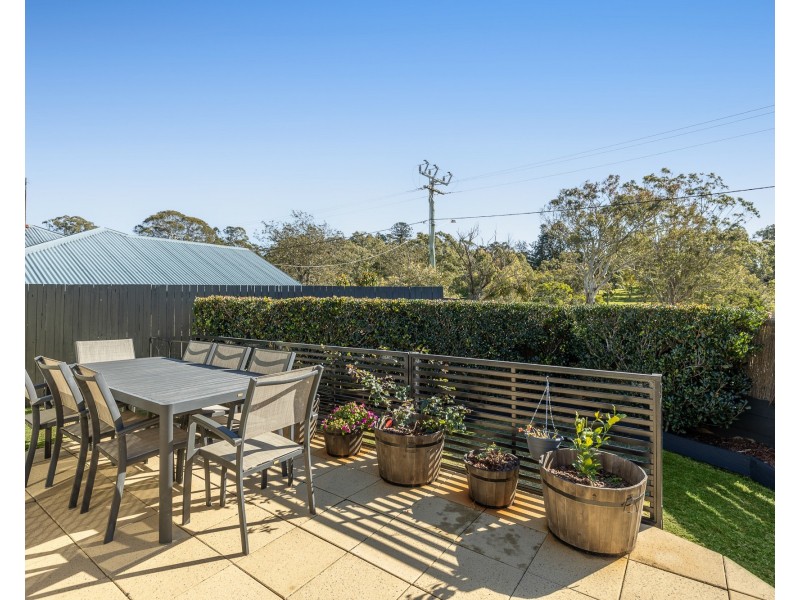 2/86A Hogg Street, Rockville QLD 4350