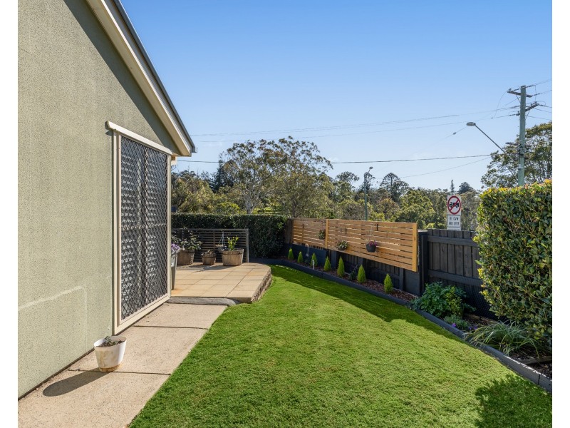 2/86A Hogg Street, Rockville QLD 4350