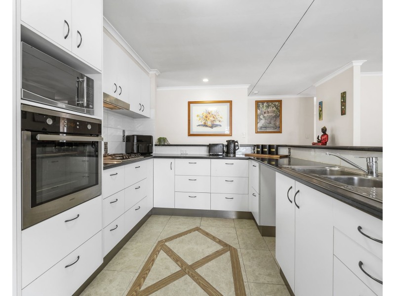 111 Hursley Road, Glenvale QLD 4350