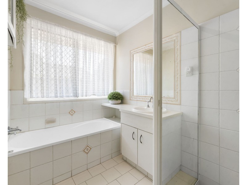 111 Hursley Road, Glenvale QLD 4350