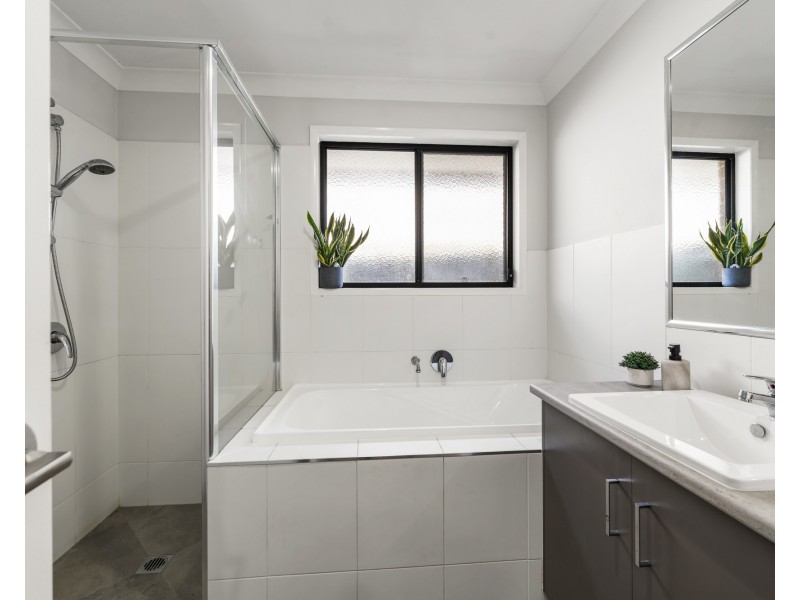 17 Whitewood Way, Cotswold Hills QLD 4350
