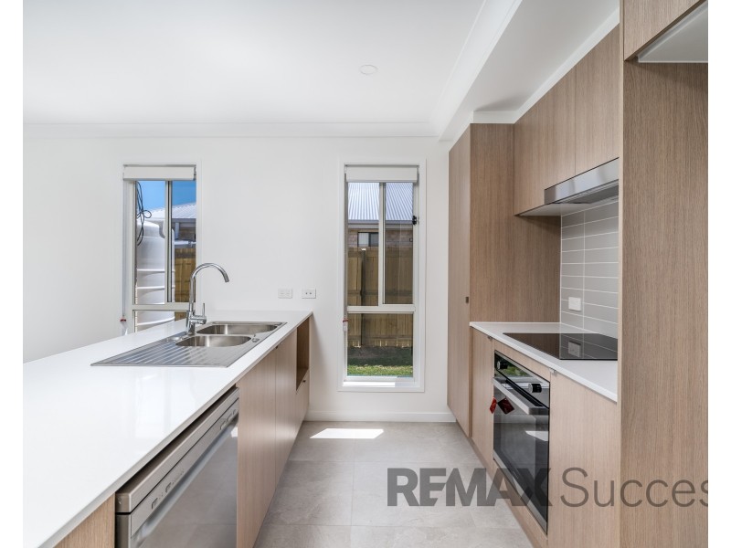 40 Whitewood Way, Cotswold Hills QLD 4350