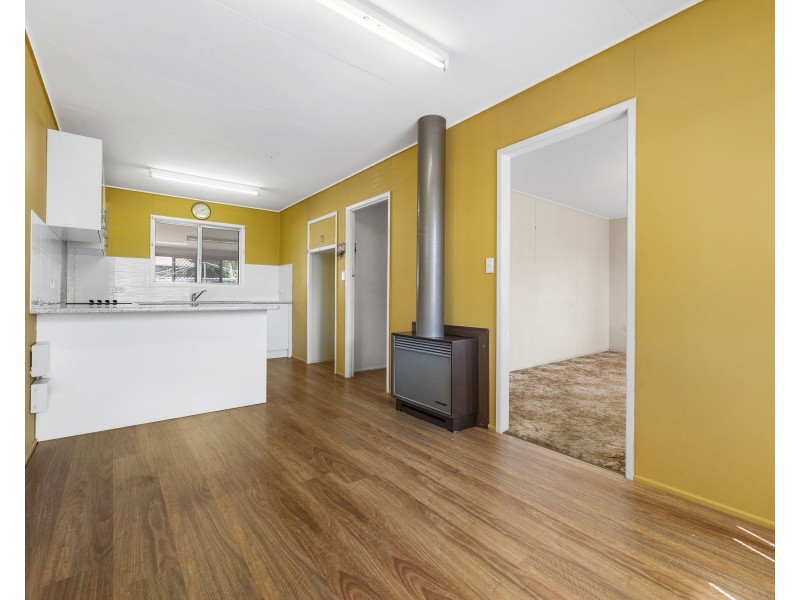 4 Farr Street, Kearneys Spring QLD 4350