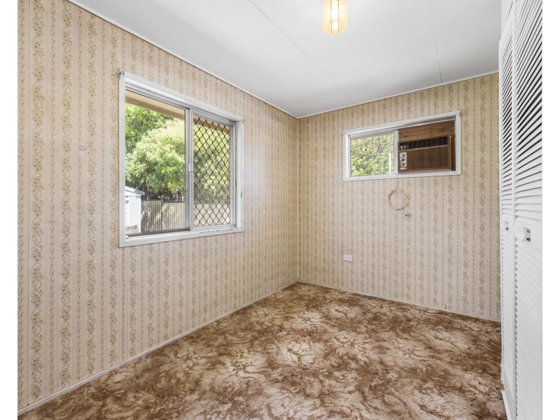 4 Farr Street, Kearneys Spring QLD 4350