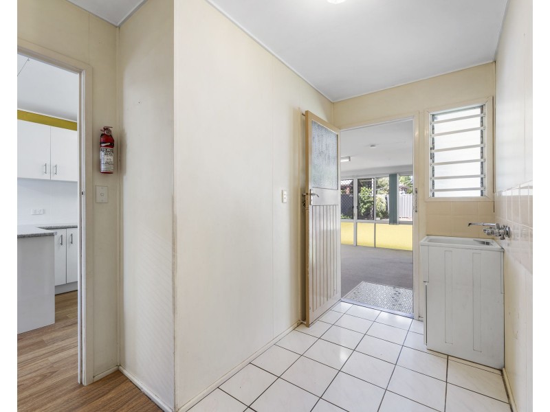 4 Farr Street, Kearneys Spring QLD 4350