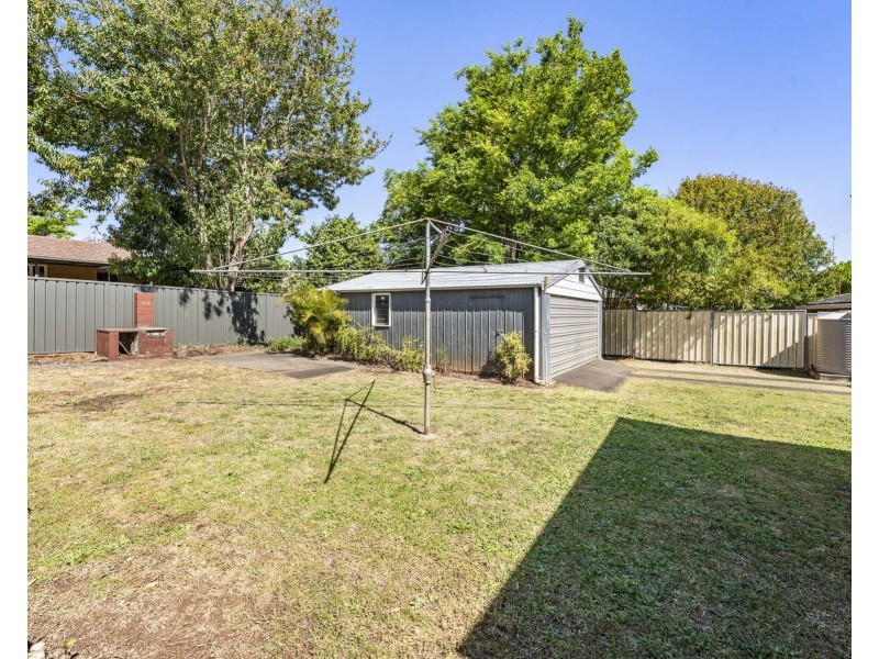 4 Farr Street, Kearneys Spring QLD 4350
