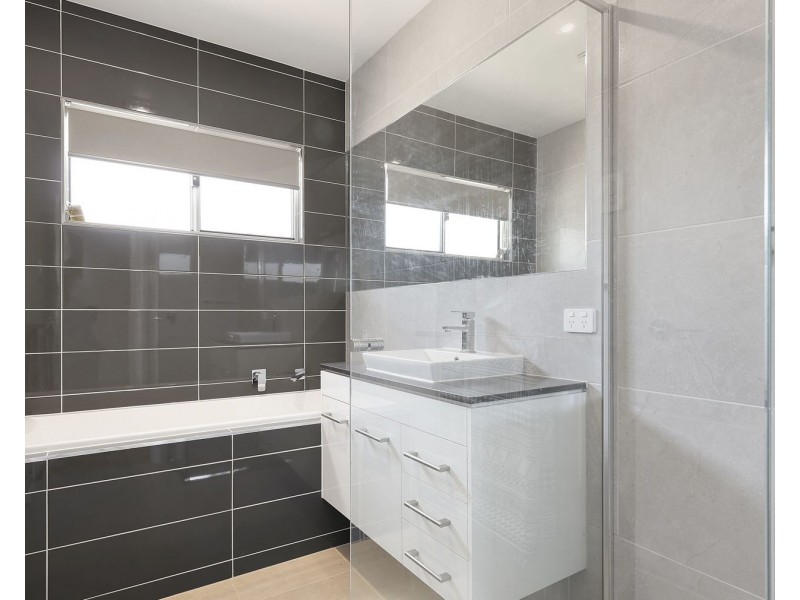 72 Crown Street, Rangeville QLD 4350