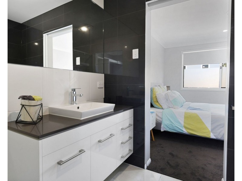 72 Crown Street, Rangeville QLD 4350