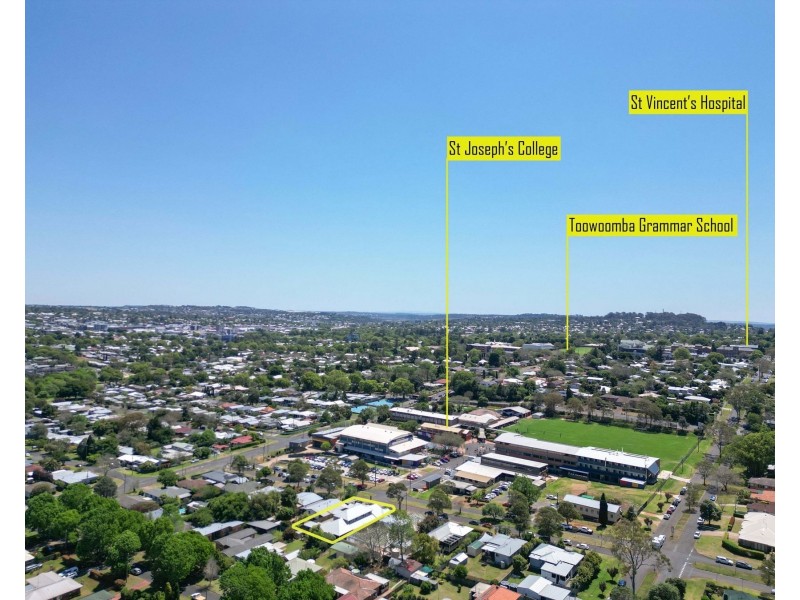 72 Crown Street, Rangeville QLD 4350