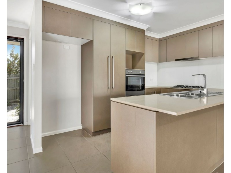 7 Cardamon Crescent, Glenvale QLD 4350