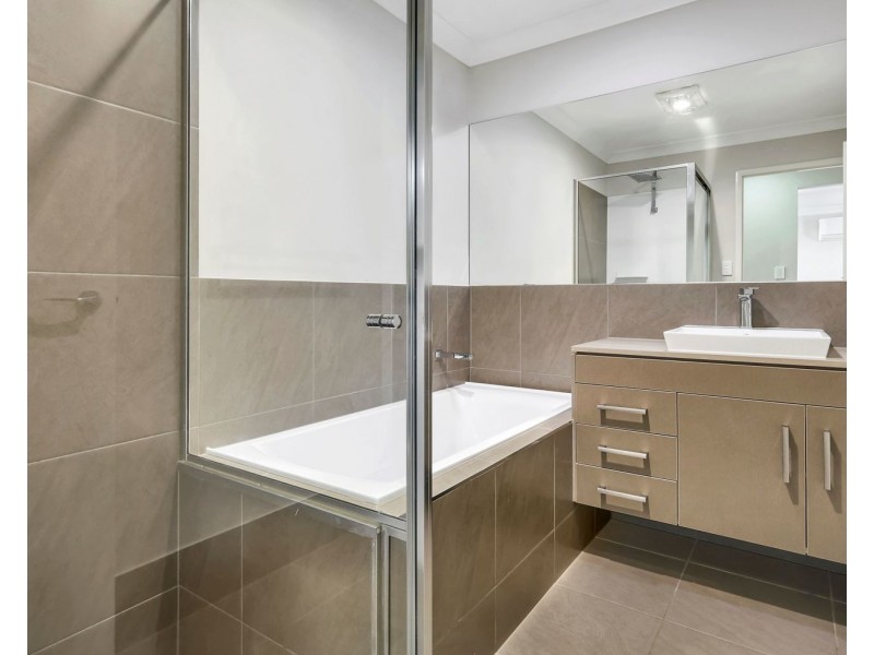 7 Cardamon Crescent, Glenvale QLD 4350