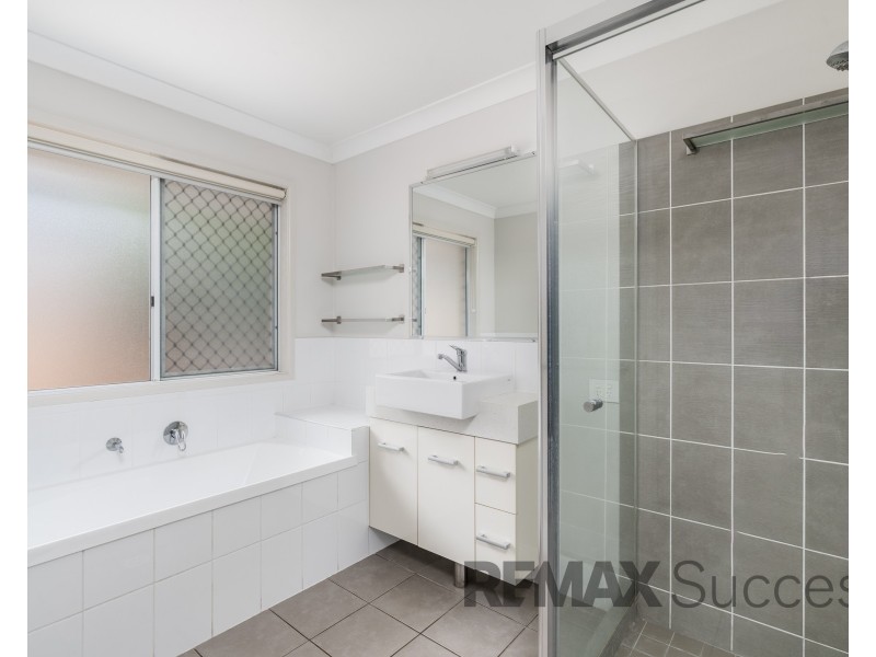7 Alpine Court, Cranley QLD 4350