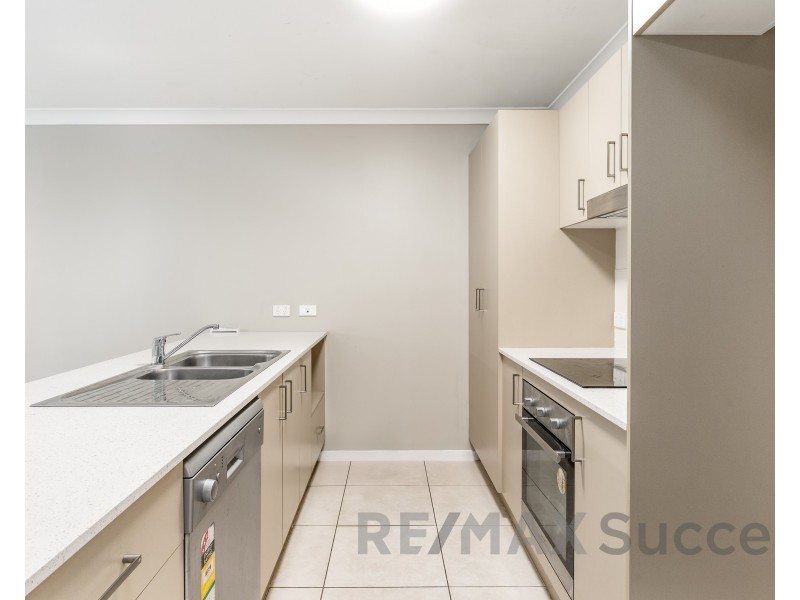 1/28 Alpine Court, Cranley QLD 4350