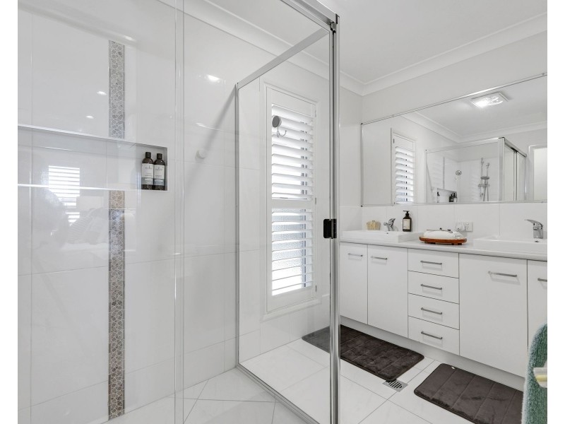7 Argus Court, Middle Ridge QLD 4350