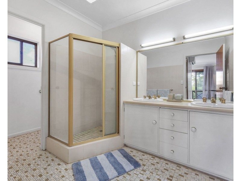16 Dorge Street, Middle Ridge QLD 4350