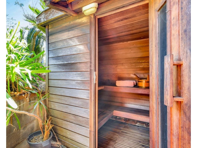 16 Dorge Street, Middle Ridge QLD 4350