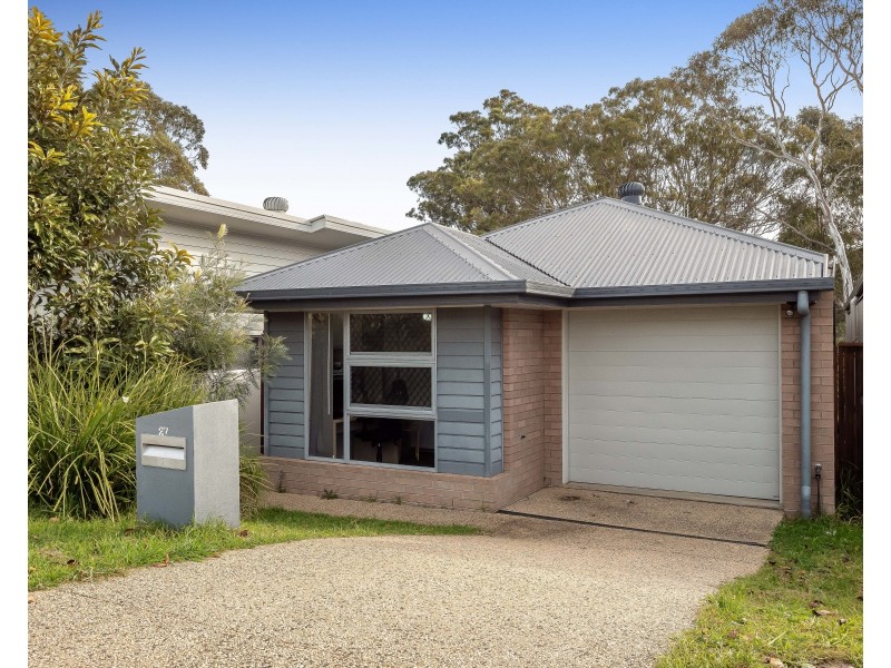27 Carlin Street, Glenvale QLD 4350