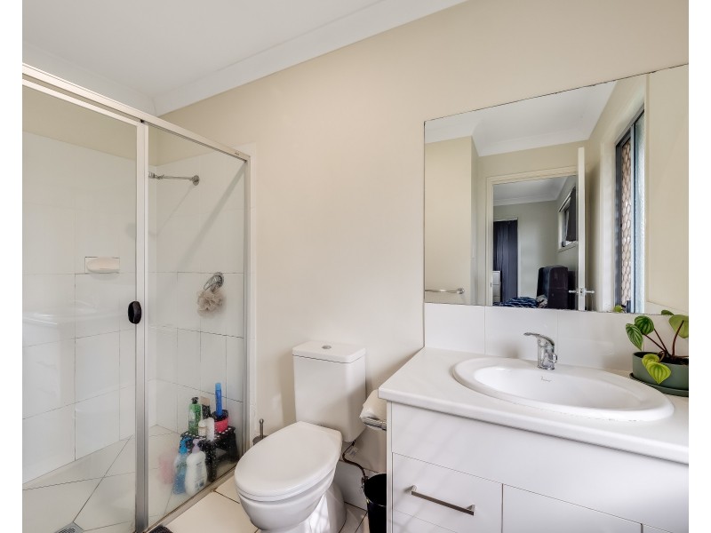 27 Carlin Street, Glenvale QLD 4350