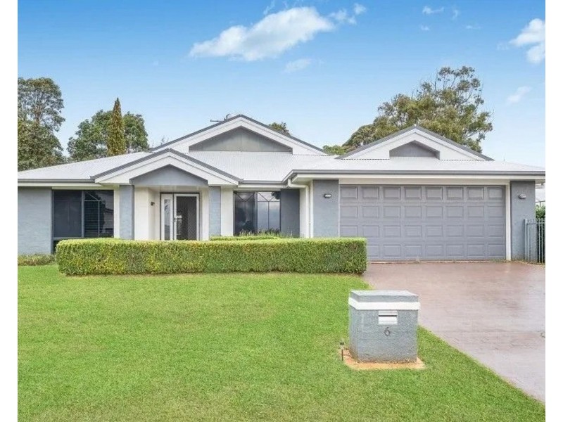 6 Walls Drive, Kearneys Spring QLD 4350