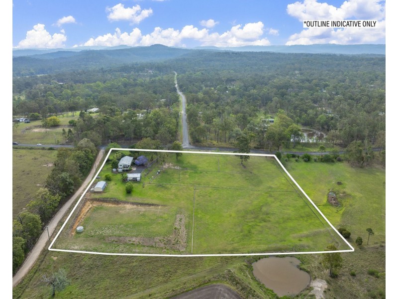 702 Murphys Creek Road, Upper Lockyer QLD 4352