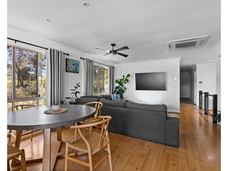702 Murphys Creek Road, Upper Lockyer QLD 4352