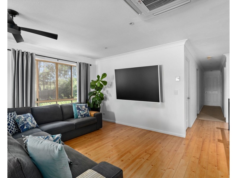 702 Murphys Creek Road, Upper Lockyer QLD 4352